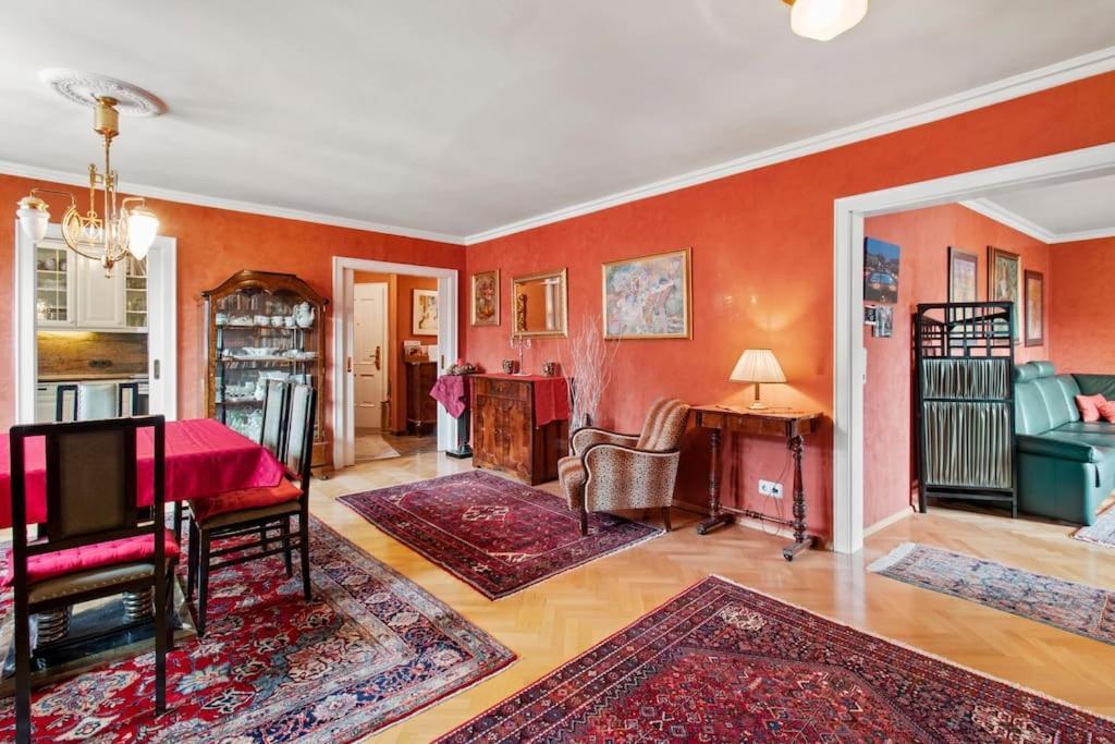 110 M2 3 Bedroom With Cathedral View *
