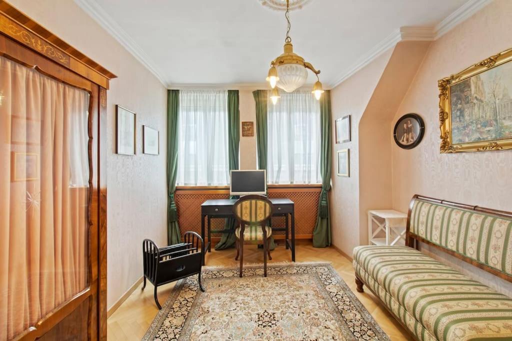 110 M2 3 Bedroom With Cathedral View * Wien