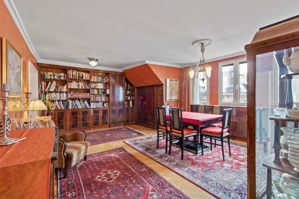 110 M2 3 Bedroom With Cathedral View Apartment